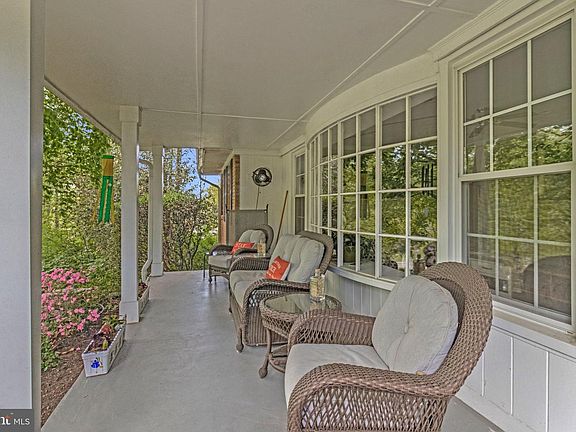 4th image of 5655 Glenwood Dr
