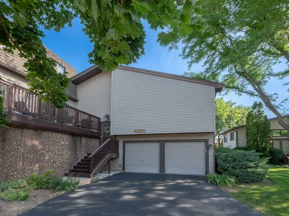 29W400 Thornwood Ln, Warrenville, IL 60555