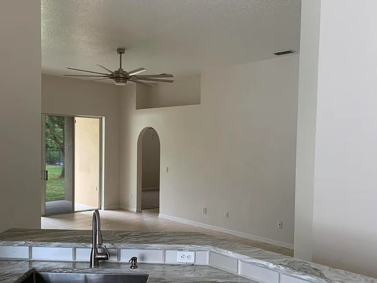1227 Hasley Pl — Photo 10
