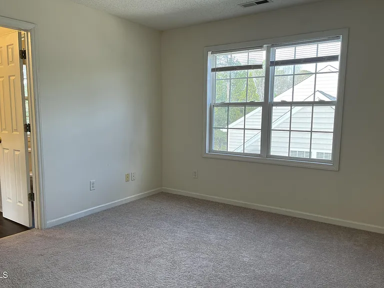 2604 Farlow Gap Ln — Photo 17