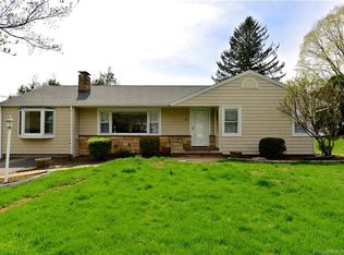 4 Alexander D Ave, Danbury, CT 06810