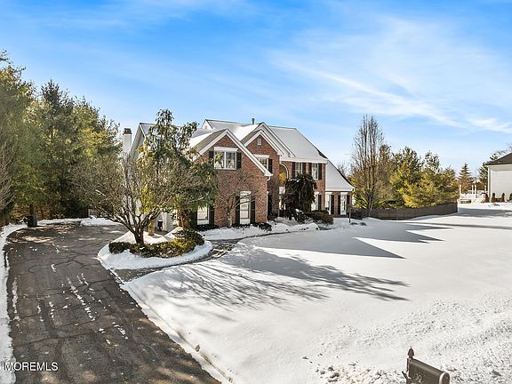 3rd image of 10 Turtle Hollow Drive
