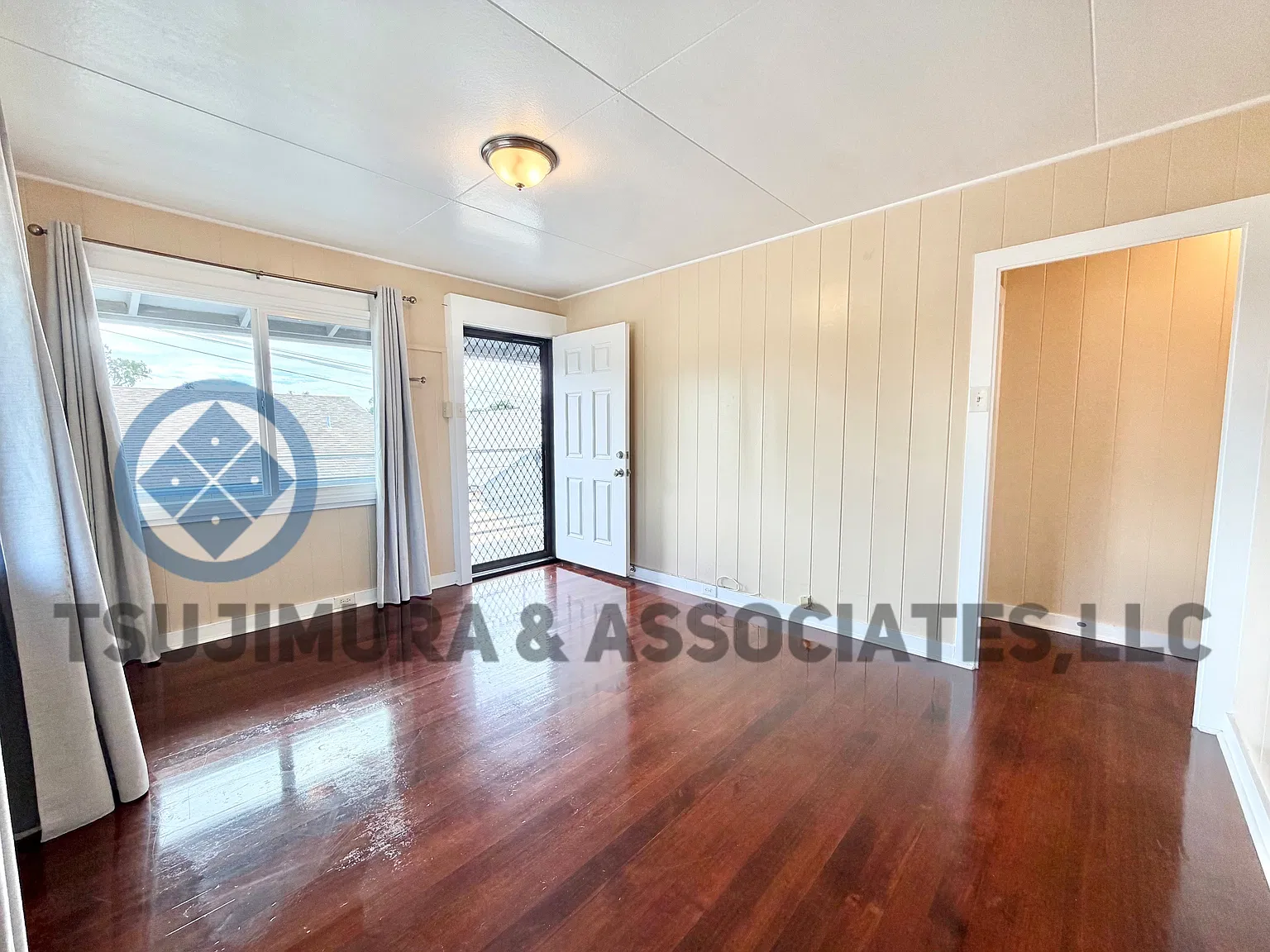 2 bed, 550 sqft, $2,100 — Photo 2