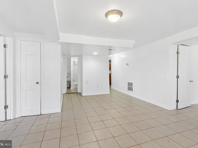407 Lebaum St SE #4 — Photo 3