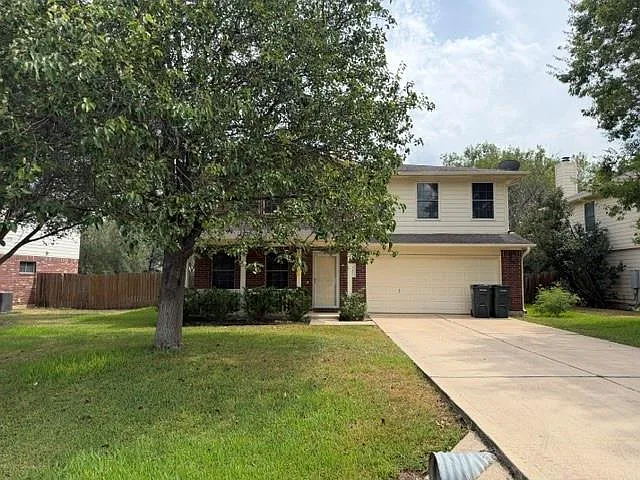 4 bed, 2.5 bath, 2480 sqft, $2,400 — Photo 3