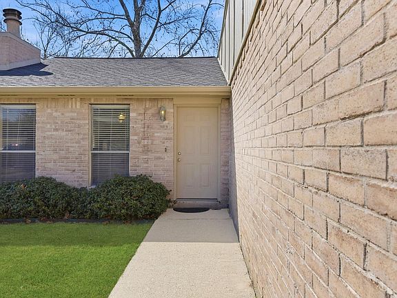 3rd image of 23827 Lestergate Dr