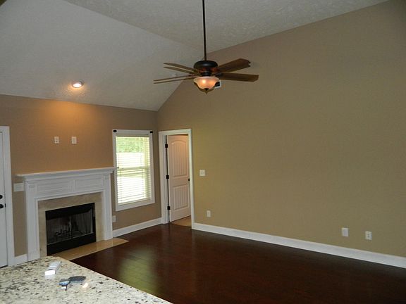 5th image of 903 Cherry Blossom Ln