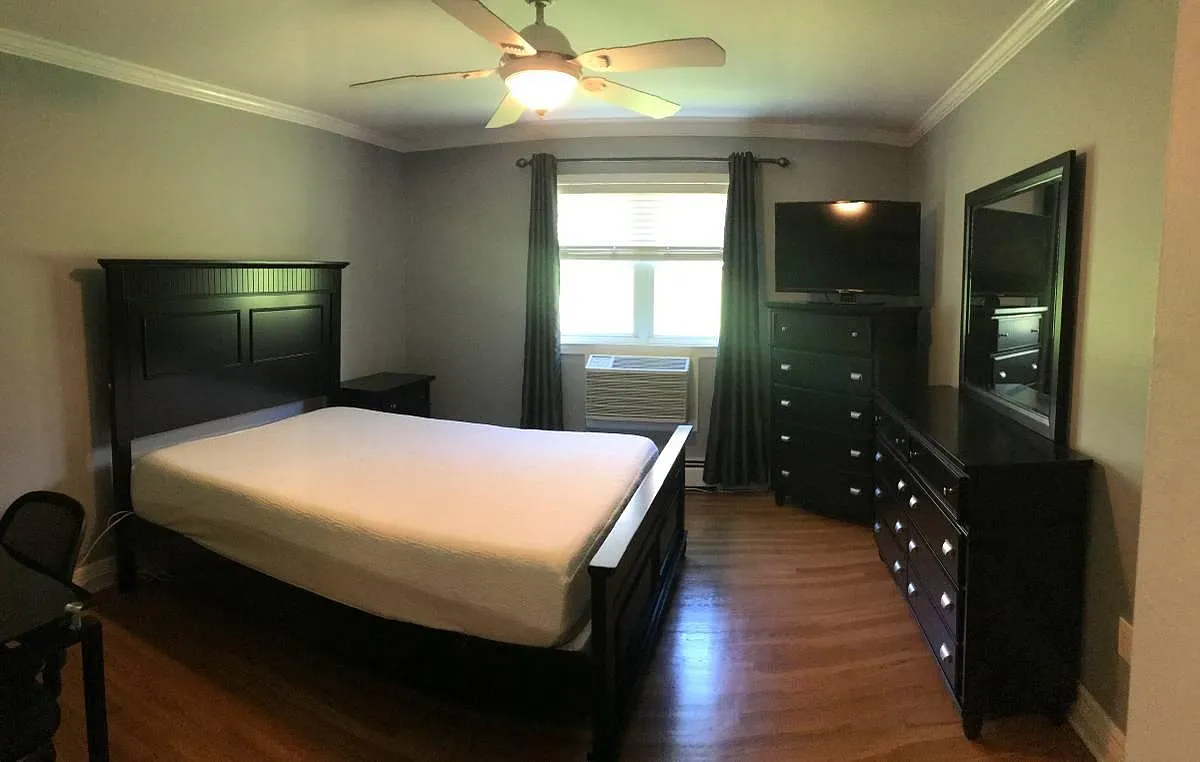 1 bed, 800 sqft, $1,900 — Photo 4