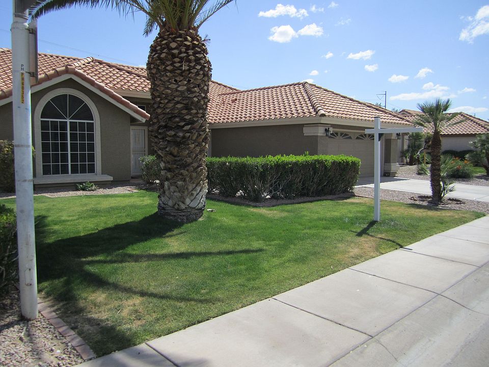1st image of 3019 E Redwood Ln