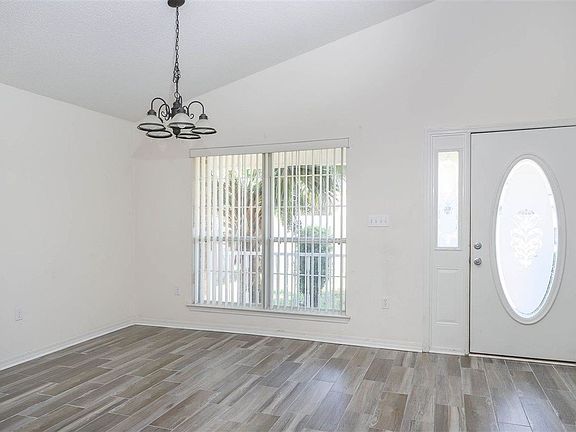 2nd image of 1133 Sterling Point Pl