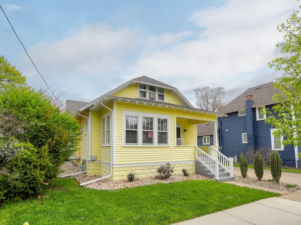 225 Van Buren St, South Haven, MI 49090