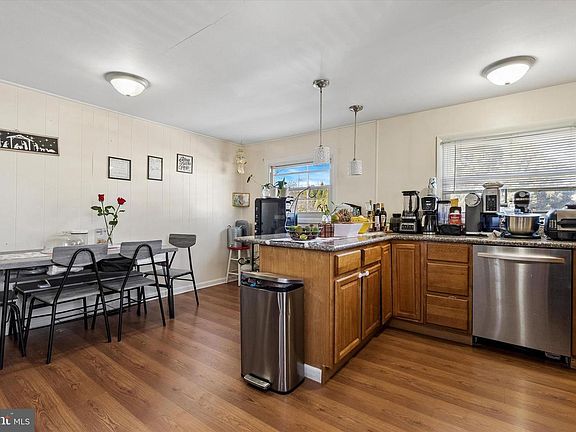 5th image of 2842 Michael Rd