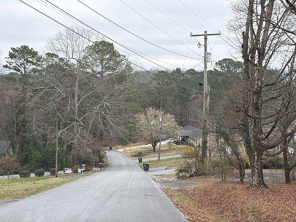 4th image of 18 Alpine Dr