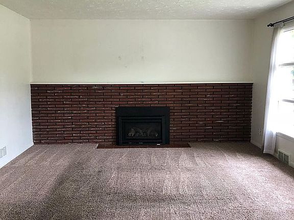 2nd image of 631 Hastings Ave