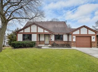 920 Zenner Ave, Aurora, IL 60505