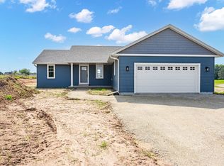 544 Riverview Dr, Berlin, WI 54923