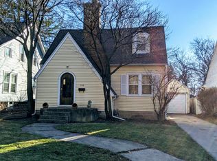 720 S 3rd St, Dekalb, IL 60115