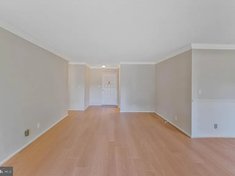 8360 Greensboro Dr #208 — Photo 9