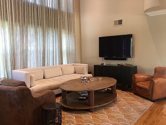 3rd image of 2839 Silk Oak Ave