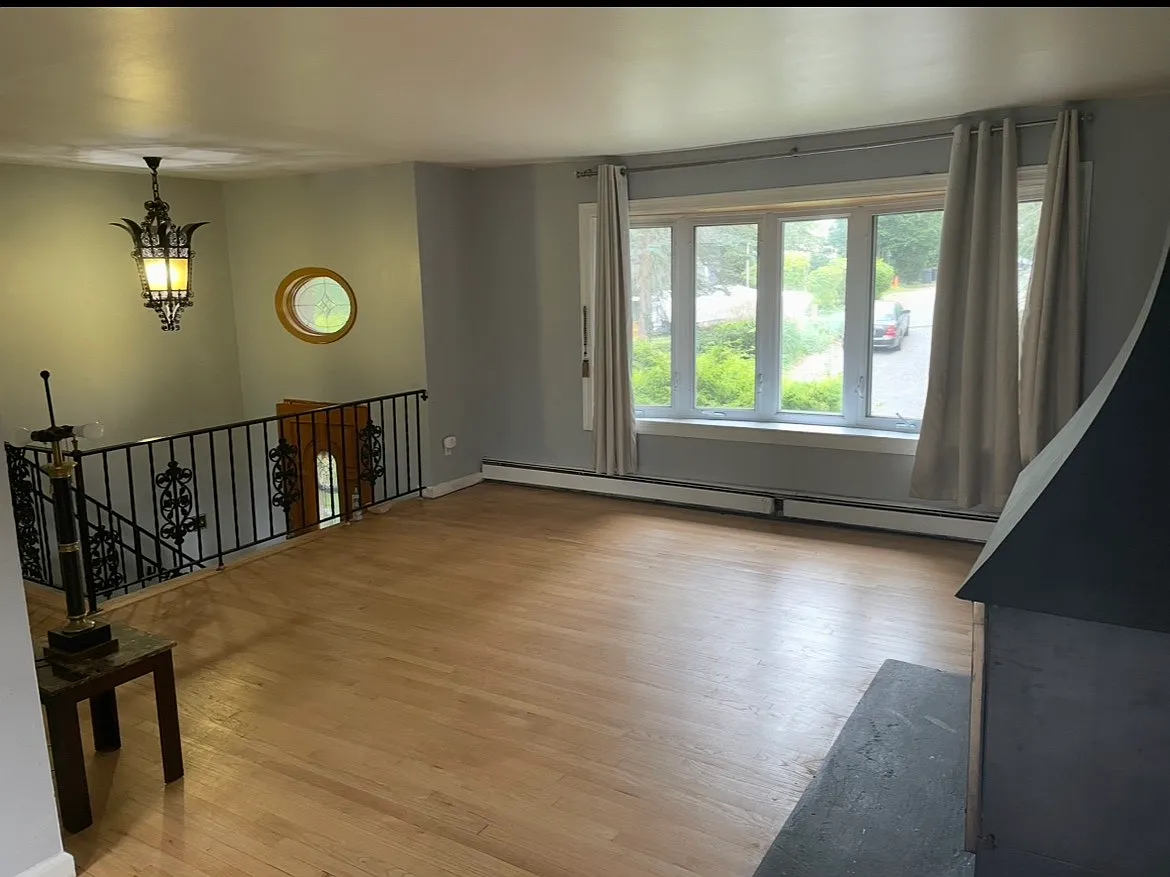 3 bed, 1300 sqft, $3,999 — Photo 3