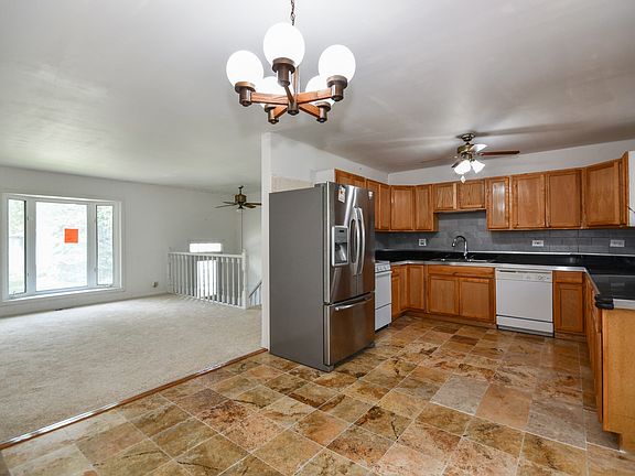 4th image of 441 Norton Ave
