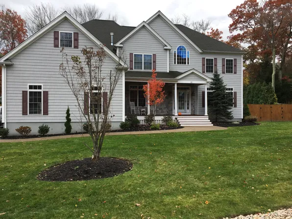 11 Joseph Ln, East Walpole, MA 02032