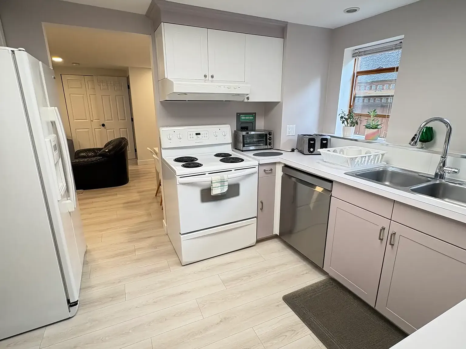 2 bed, 800 sqft, $2,800 — Photo 2