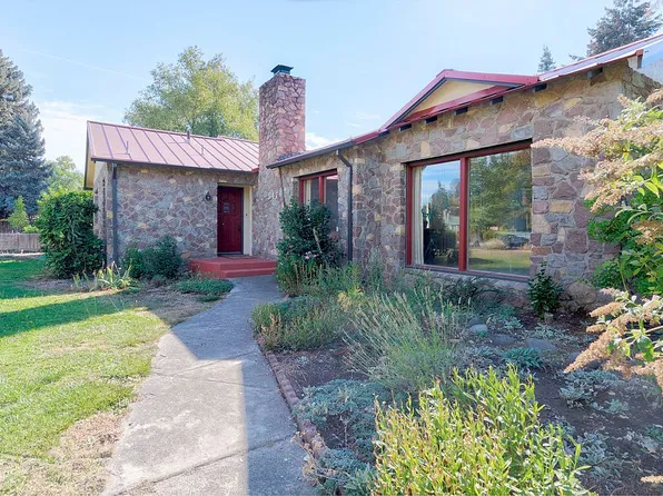 547 Oakdale Dr, Medford, OR 97501