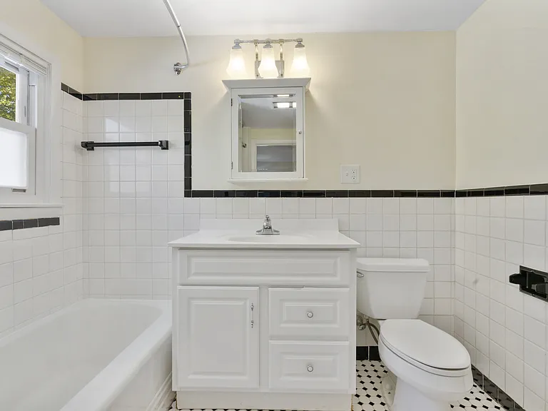 27 Hermon St — Photo 13