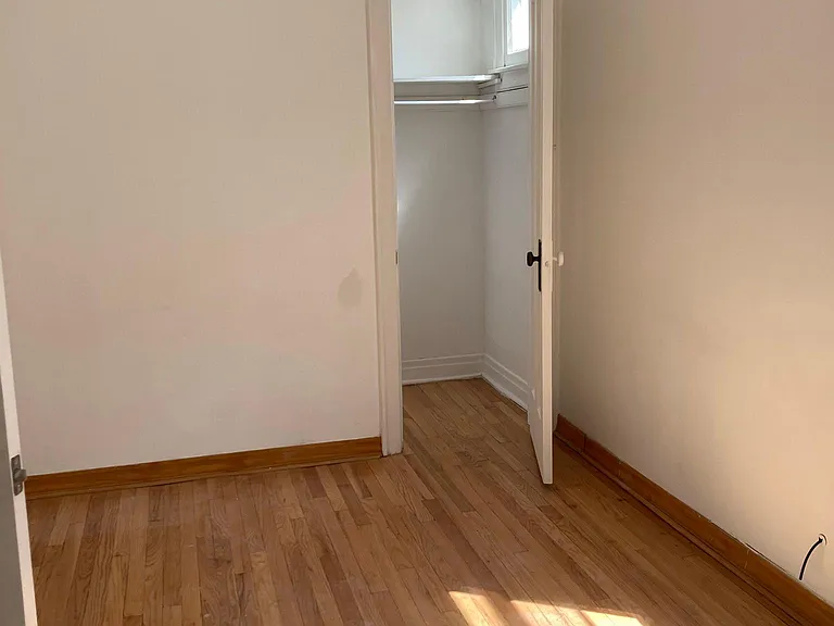 4457 W Ainslie St #1 — Photo 2