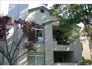 3rd image of 125 Hobson St APT 3B