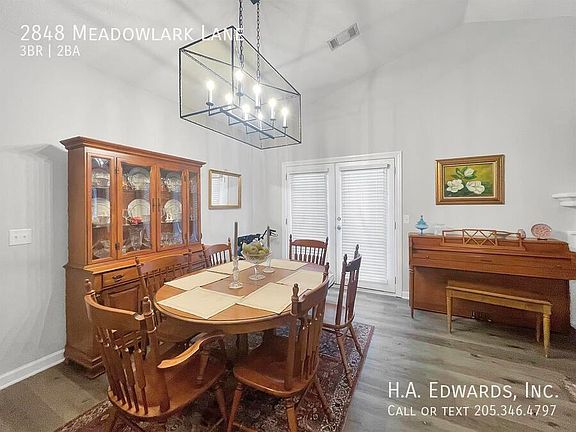 3rd image of 2848 Meadowlark Ln