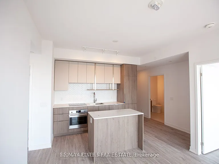 15 Holmes Ave #1704 — Photo 4