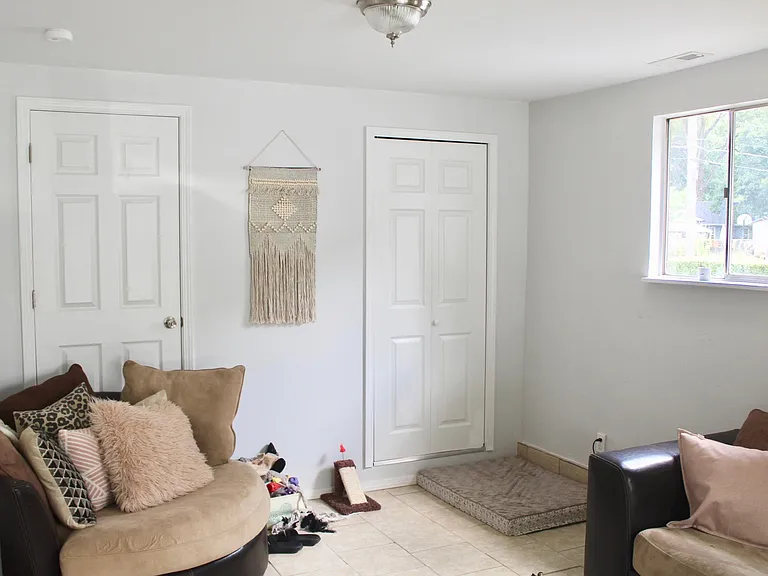 5203 Lester St — Photo 7