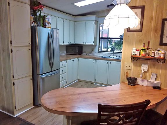 2nd image of 3916 Sabal Dr #227