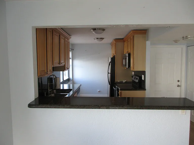 1401 N Riverside Dr #307 — Photo 13