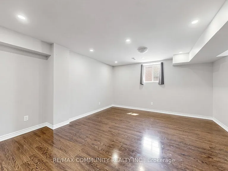 5 Mugford Cres N #BASEMENT — Photo 7