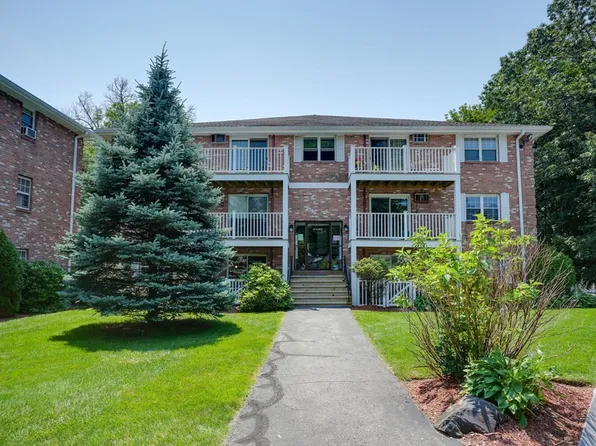 10 Karen Cir APT 10, Billerica, MA 01821