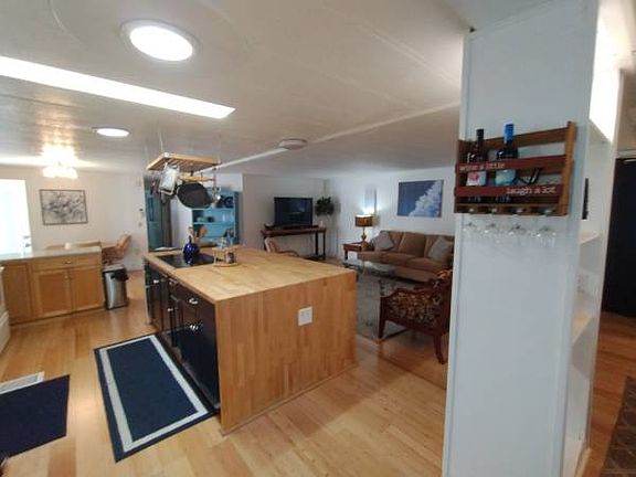 4th image of 74 Palos Dr