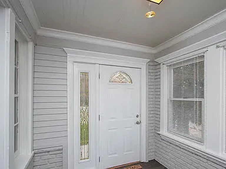 1601 Circular Rd — Photo 1