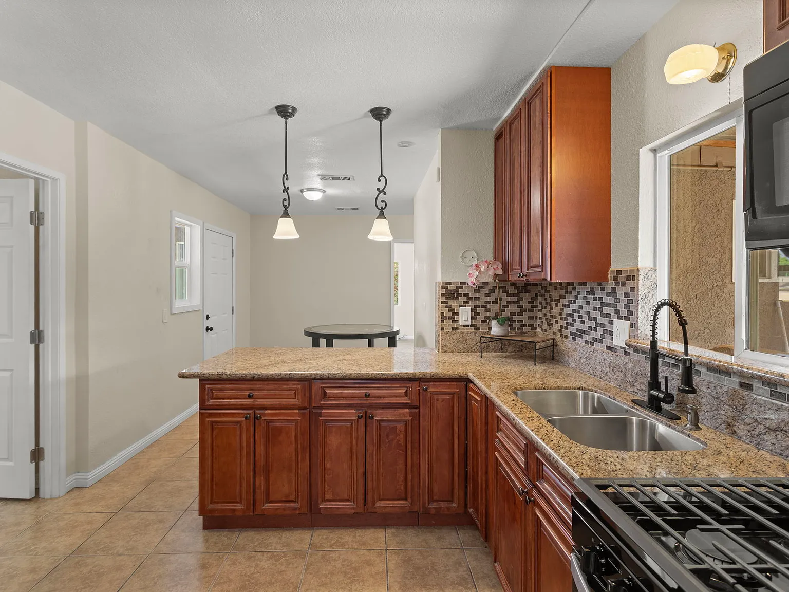 Kendall Dr, San Bernardino — Photo 4