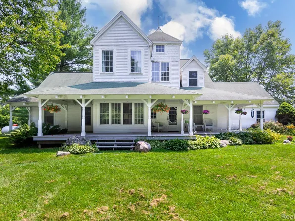 2394 Delano Rd, Oxford, MI 48371