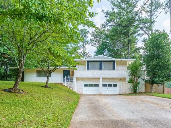 3499 Creekview Cir, Stone Mountain, GA 30083