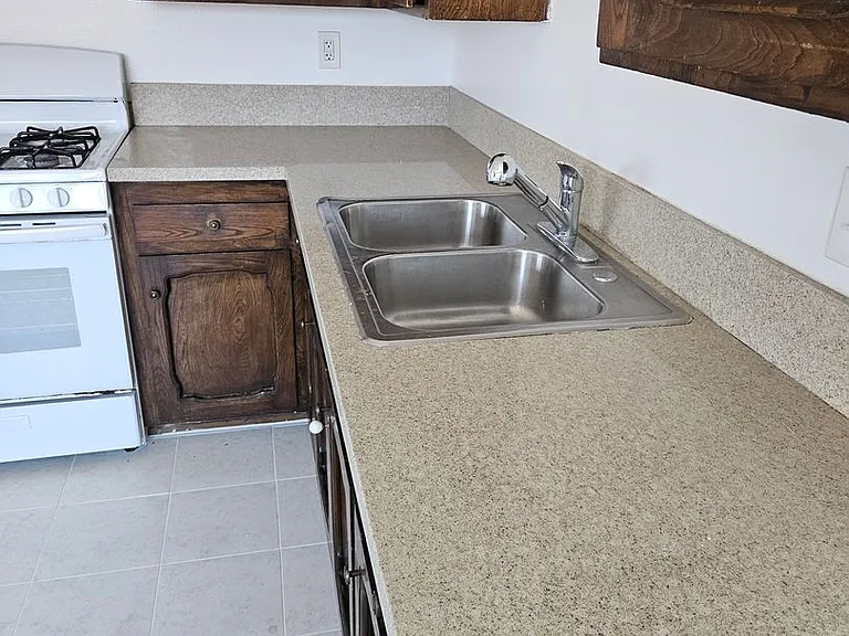 745 Rene Ct — Photo 8