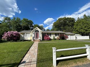 27 Francine Dr, Holliston, MA 01746