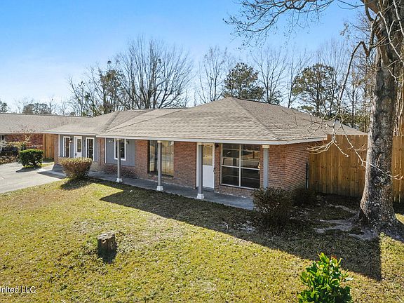 5th image of 813 Wildwood Dr