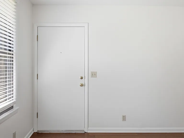 316 Lorna Dr #B — Photo 8