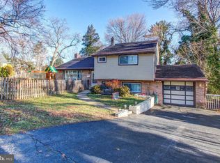 2413 Devon Ln, Drexel Hill, PA 19026