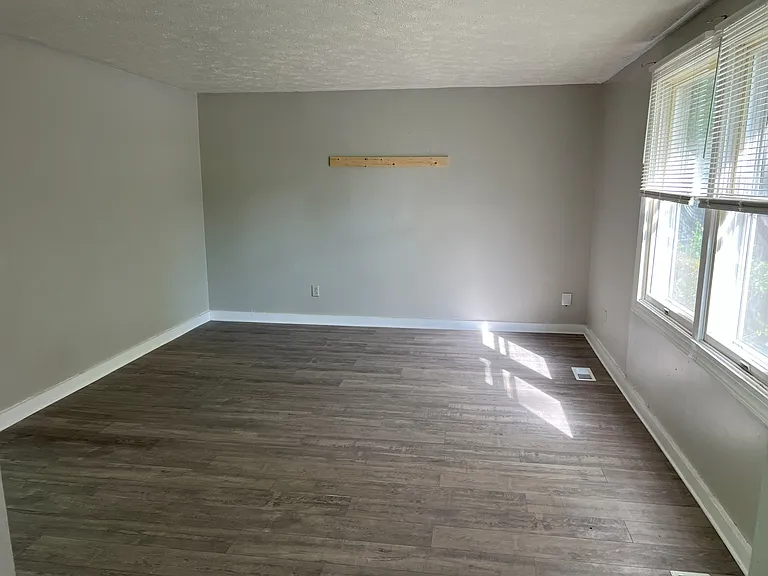 507 Castle Ct — Photo 7