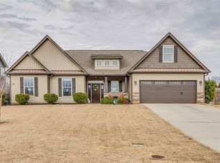 304 Wheatfield Ct, Travelers Rest, SC 29690